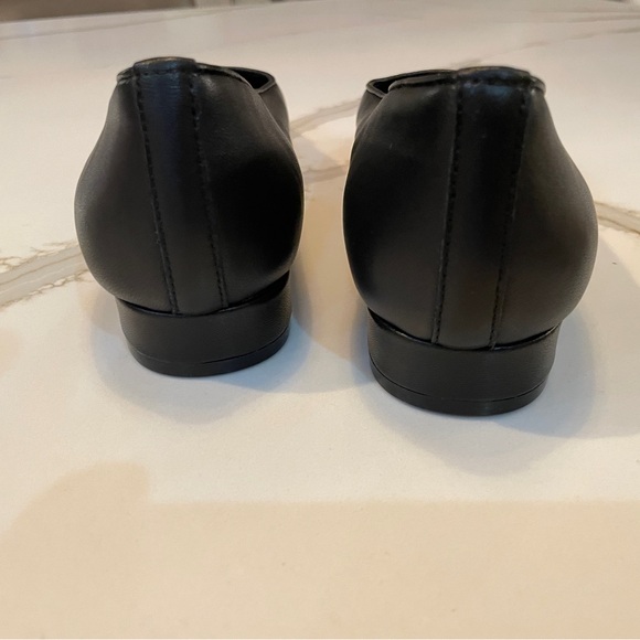 VANELi Frankie Black Leather Flat, Size 8N, NWOT
VANELI FC-313 - Picture 4 of 5